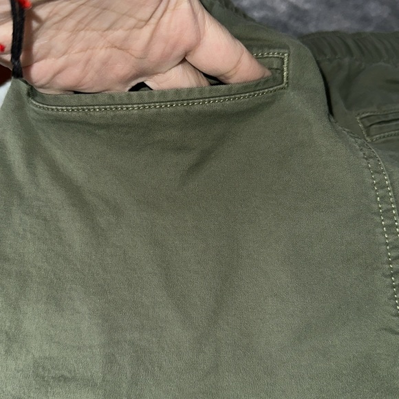 Gap Men’s 7" Easy Shorts With E-Waist, Desert Cactus - Picture 10 of 13